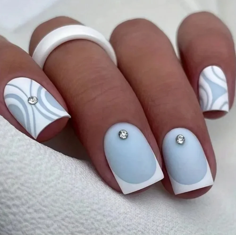 24 Pieces Fake press on nails
